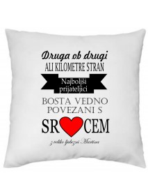 Blazinica prijateljici druga ob drugi 